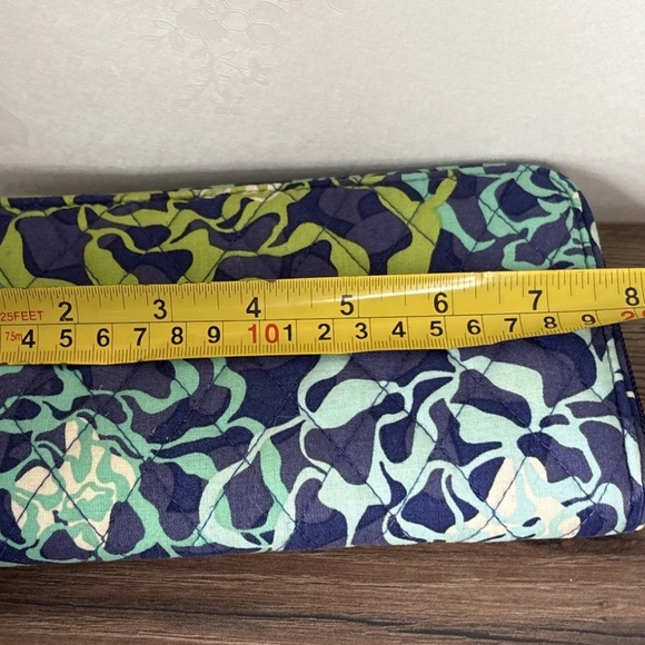 Vera Bradley Katalina Blues Floral Large Zip Around Quilted Accordion Wallet - Picture 4 of 6